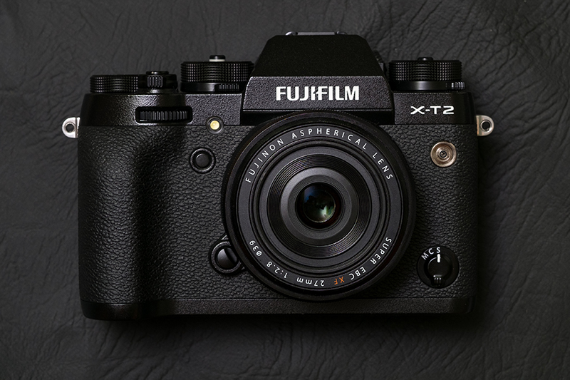 Fuji X-T2 telo 001 front view.jpg