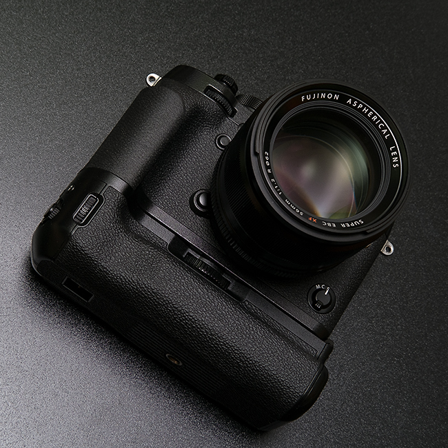 Fuji X-T2 telo 012 sa gripom.jpg