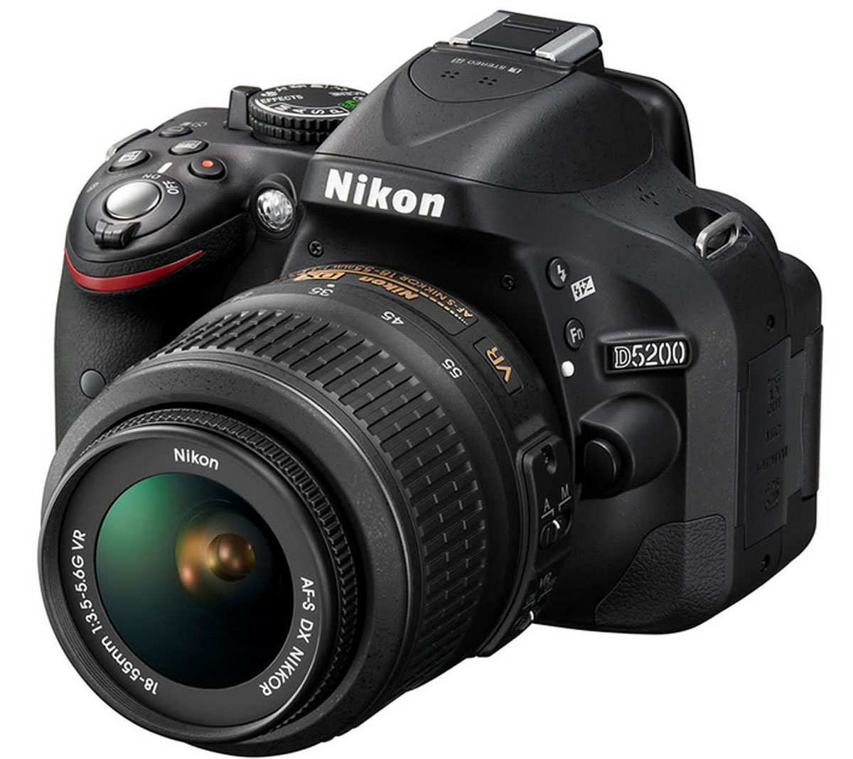 U ponudi Nikon D5200