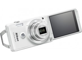 Nikon Coolpix S6900