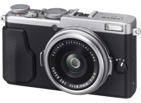 Fuji X70