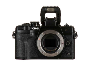 Olympus OM-D E-M10 Mark IV 14-42mm f/3.5-5.6 II R - Black