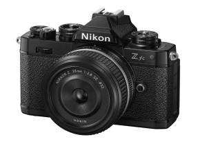 Nikon Zfc + 28mm f/2.8 SE (Black)