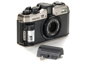 Pentax 17