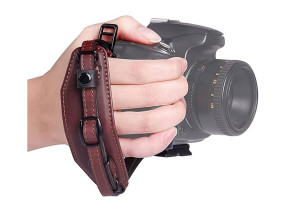Lynca E6 camera hand strap brown