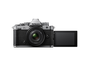 Nikon Zf + 40mm f/2 SE Silver