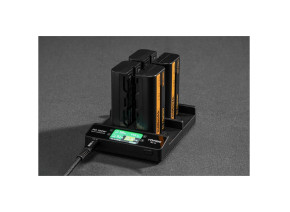 Accsoon TopRig brzi punjač 100 W sa 4 ležišta za NP‑F baterije (BC01)