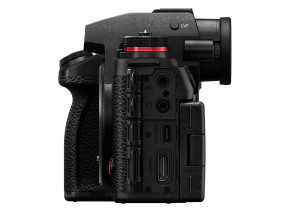Panasonic Lumix S1 IIE Mirrorless Camera - slika 3